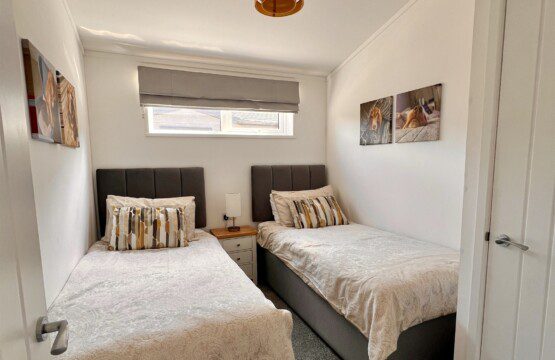 ac6dcc9e7946423e83864975abe915d1 LargeOriginal.jpg